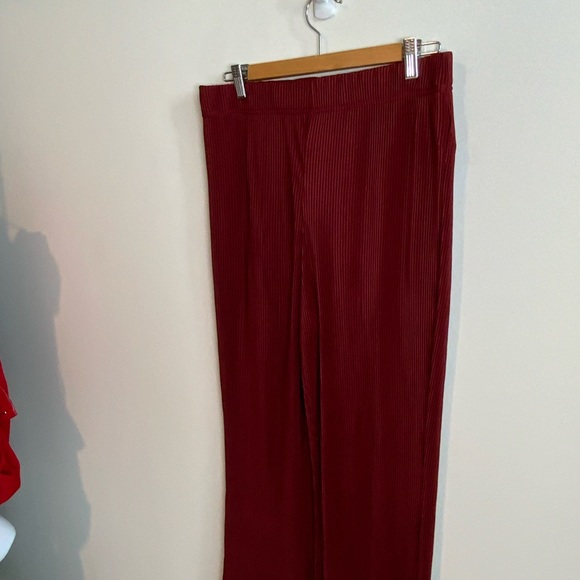 Beautiful Bordeaux Pleated Palazzo Wide Leg Pants by Jessica Simpson Size - Picture 8 of 9